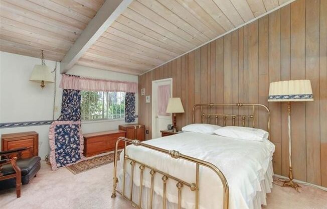 6 beds, 4 baths, $8,395