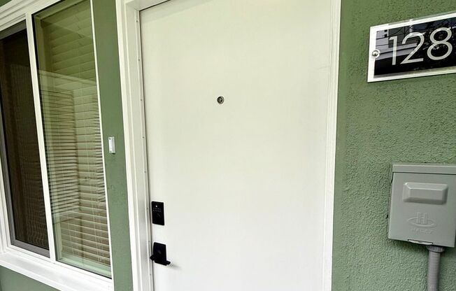 Studio, 1 bath, 225 sqft, $1,695, Unit 0128-50