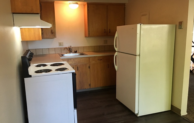 2 beds, 1 bath, 700 sqft, $1,195, Unit MAN 315