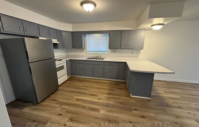 2 beds, 1 bath, $1,275, Unit Downstairs