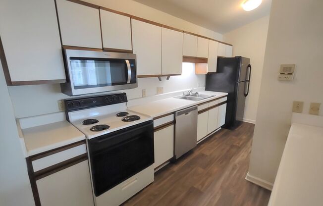Move-in Ready Condo located in Rose Croft Community!