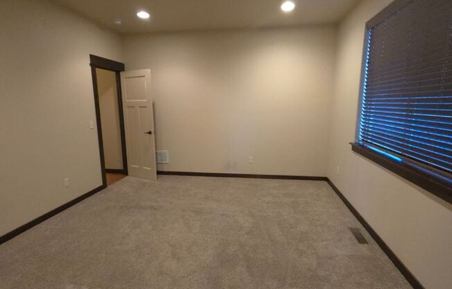 3 beds, 2 baths, $2,500