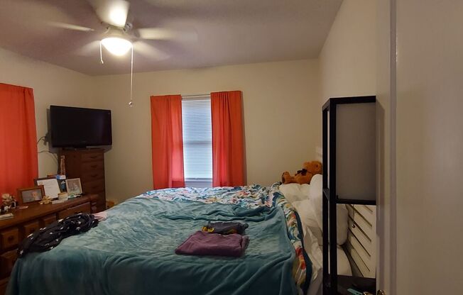 3 beds, 1 bath, $1,495