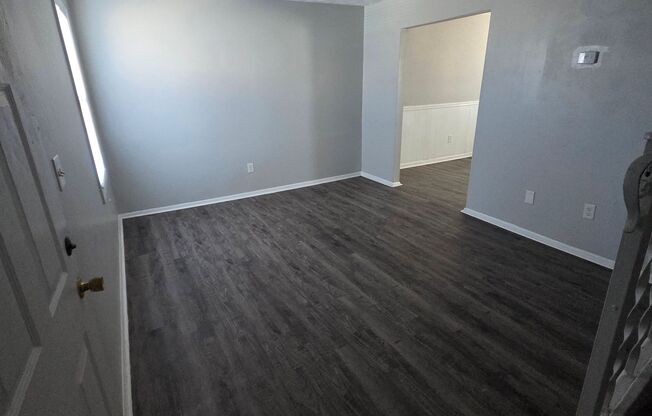 2 beds, 1 bath, 950 sqft, $875, Unit 38