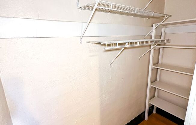 Studio, 1 bath, 326 sqft, $1,395, Unit 04