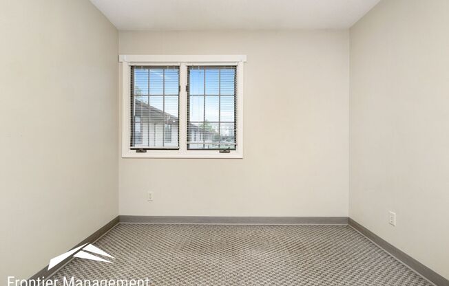 2 beds, 1 bath, 744 sqft, $850, Unit 10