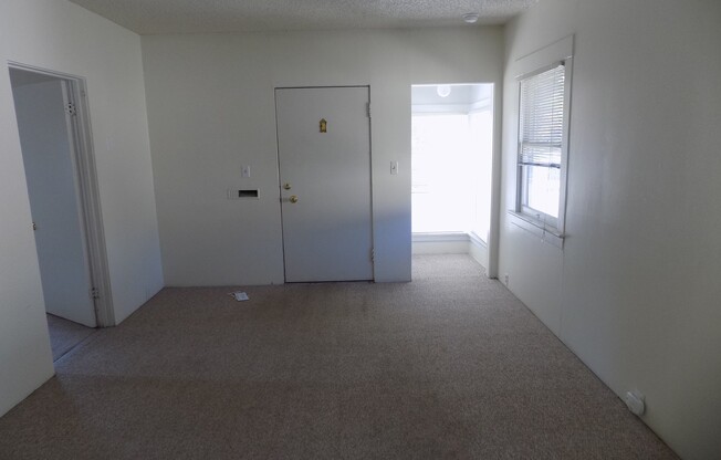 4 beds, 2 baths, $2,995, Unit 1461