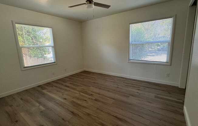 3 beds, 1 bath, $2,175, Unit 1048 Warner Ave