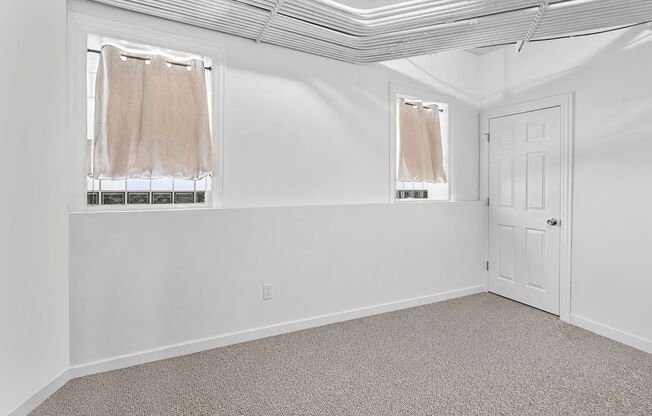 2 beds, 1 bath, 850 sqft, $2,000, Unit 6575-G
