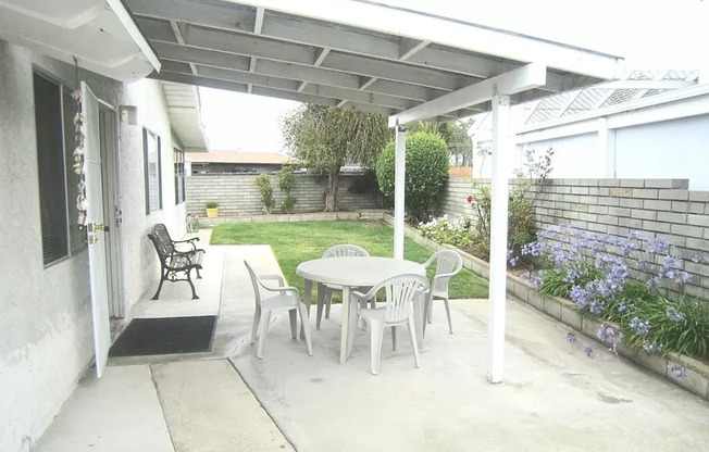 Three Bedroom Available in Clairemont
