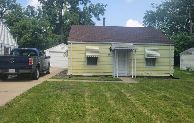 2 Bedroom, 1 Bath Home w/Garage Now Available for Rent!