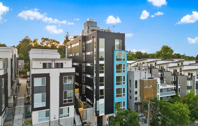 Studio, 1 bath, 295 sqft, $1,295, Unit 205