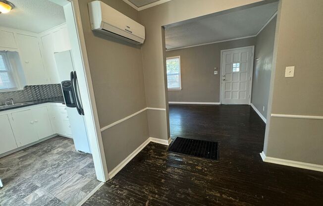 2 beds, 1 bath, $1,200