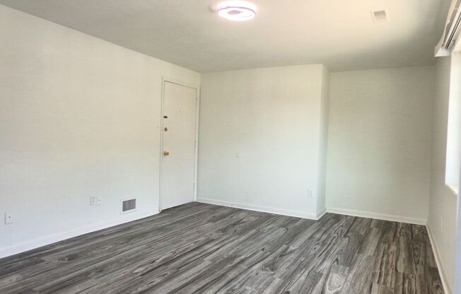 2 beds, 1 bath, 750 sqft, $1,250, Unit #2