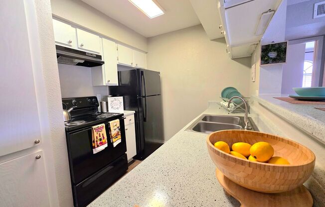 1 bed, 1 bath, 753 sqft, $819, Unit 914