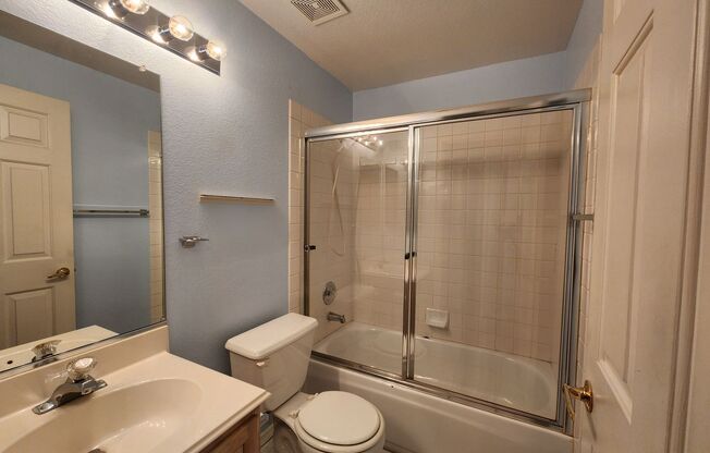 2 beds, 2 baths, $1,450, Unit # 1612
