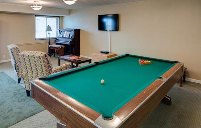 Gold Crest Apartments Rec Room, Hopkins, Minnesota