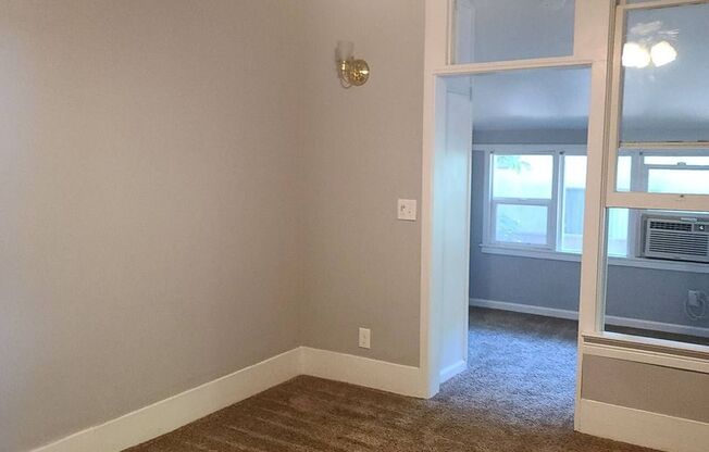 1 bed, 1 bath, 500 sqft, $945, Unit 4