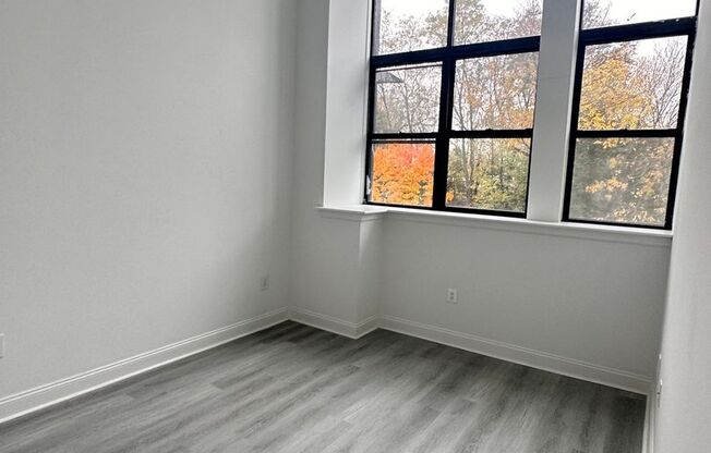 3 beds, 2 baths, 1,292 sqft, $2,045, Unit Unit 315 (Loft)