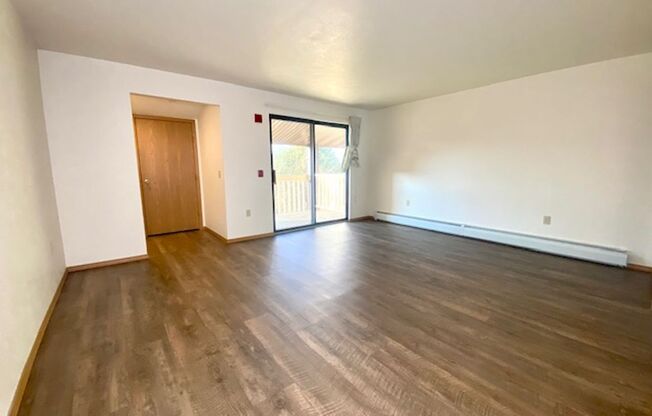 1 bed, 1 bath, 862 sqft, $870