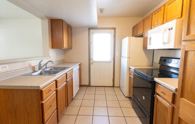 1433-1435 Bodie Drive