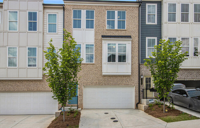 387 SKYLAR WAY SE