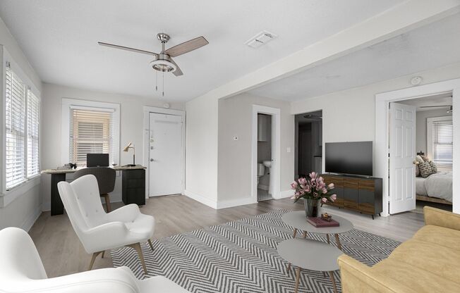 1501 W Myrtle