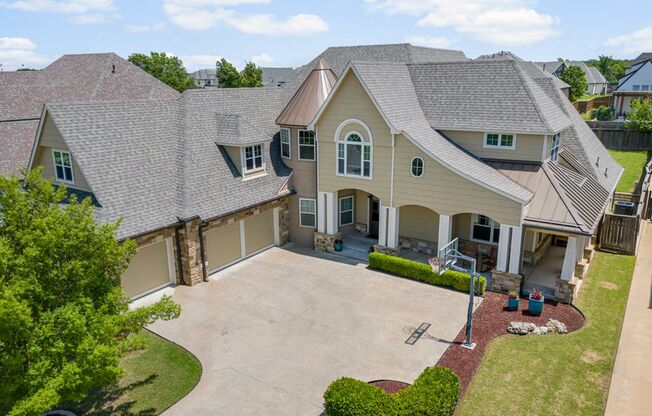 Beautiful Executive Home For Lease in the Highly Desired Carlisle at Yorktown