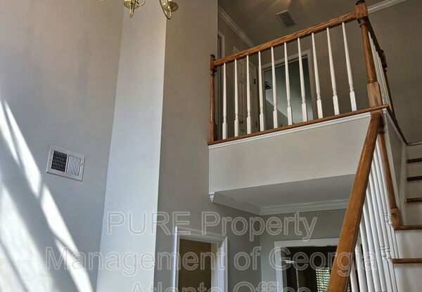 582 HARCOURT PL SE