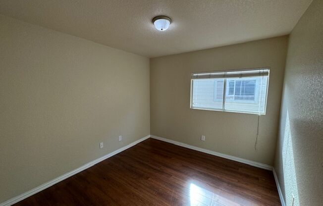 3 beds, 2 baths, $1,550