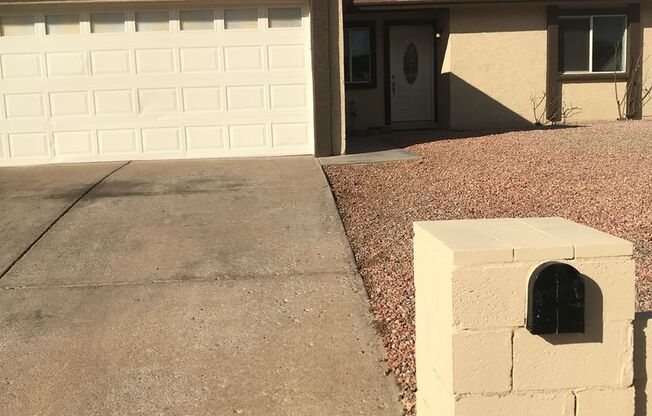 Great North Phoenix Home Near 7th Ave & Grovers