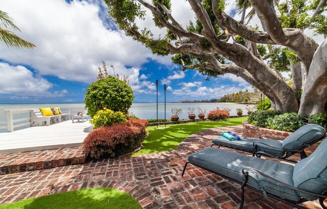 Oceanfront 4 bedroom, 3 bath in beautiful Hawaii Kai! Available from 1-6 months.