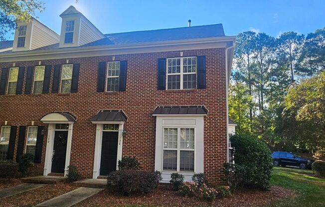 Darling 2br/2.5ba end unit townhome in Excellent Holly Springs community, available Now!