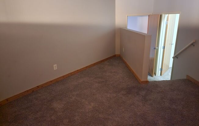 2 beds, 2 baths, 980 sqft, $1,700, Unit 912
