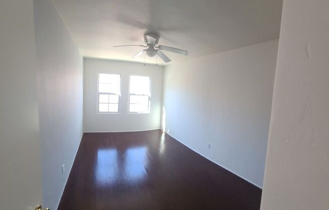 1 bed, 1 bath, 400 sqft, $1,995