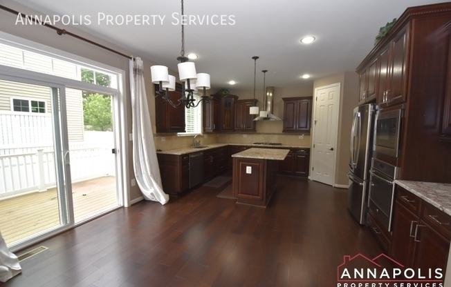 402 SAINT MARTINS CHOICE LN