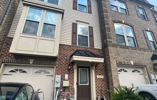 Charming 3 BR/2.5 BA Townhome in Hanover!