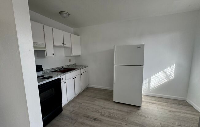 1 bed, 1 bath, 650 sqft, $995, Unit #7