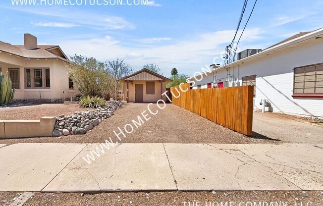 222 E 4 GUEST HOUSE ST