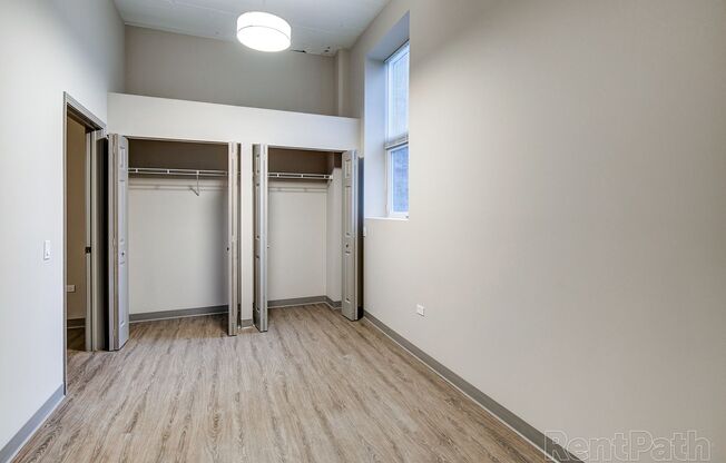 2 beds, 2 baths, 900 sqft, $2,399, Unit 421