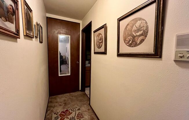 1 bed, 1 bath, $950, Unit 18