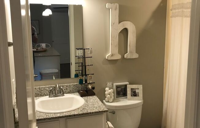 Studio, 1 bath, 480 sqft, $1,325, Unit 201