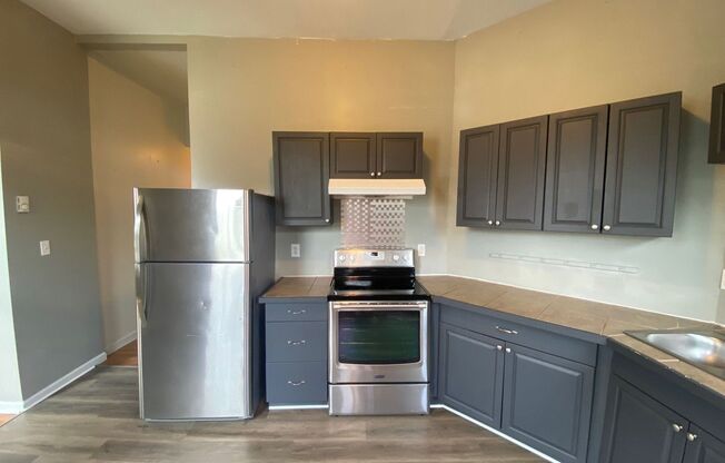 2 beds, 1 bath, 1,100 sqft, $1,395, Unit Unit A