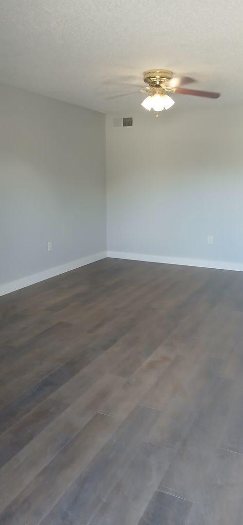 3 beds, 2 baths, 1,200 sqft, $1,500, Unit 239