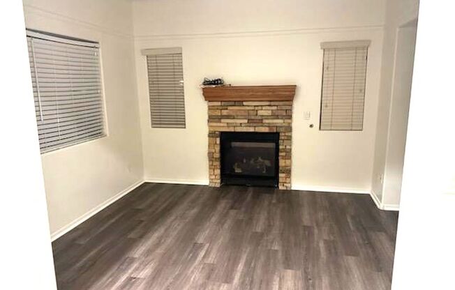 Great 4 bed 2.5 home near community pool!