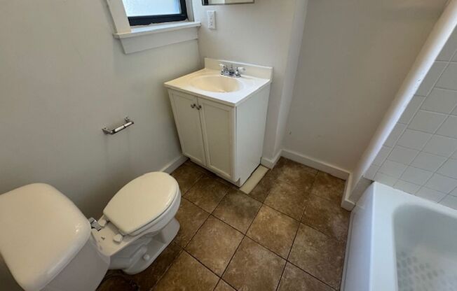 2 beds, 1 bath, 830 sqft, $2,290, Unit 3510 Louisa St. #05