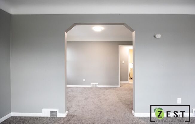 2 beds, 1 bath, $950, Unit 4844 Chatsworth upper