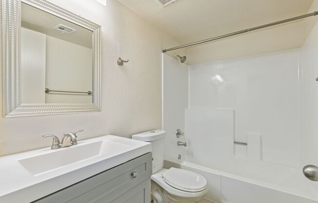 2 beds, 2 baths, 950 sqft, $1,350, Unit 118
