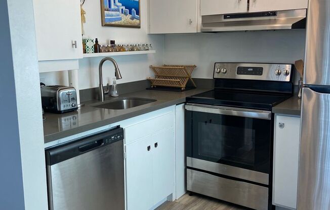 1 bed, 1 bath, 600 sqft, $1,945, Unit 11