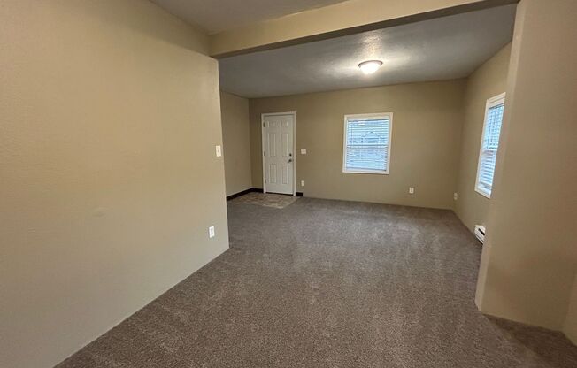 Charming 2-Bedroom Home in Longview, WA